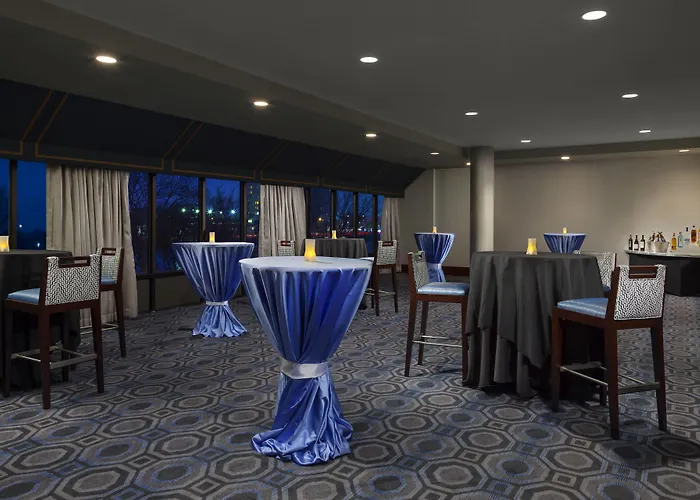 Courtyard By Marriott Boston Cambridge